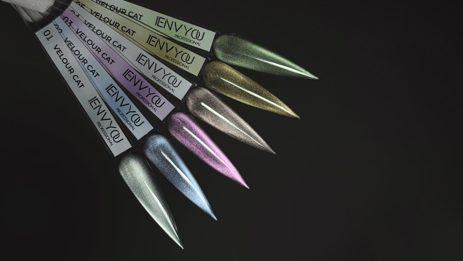 2026 Cat Eye Tırnak Trendleri: Kedi Gözü Efektinin Yeni Nesil Yorumu